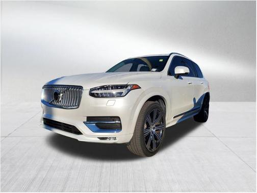 2024 Volvo XC90 B6 Plus Bright Theme