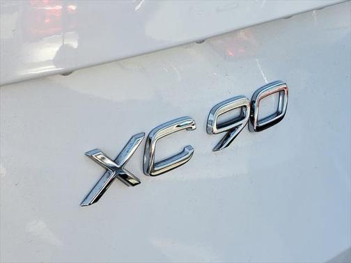 2024 Volvo XC90 B6 Plus Bright Theme