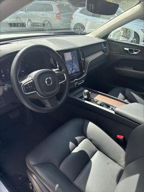 2022 Volvo XC60 Recharge Plug-In Hybrid T8 Inscription Expression