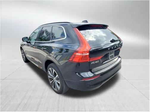 2022 Volvo XC60 B5 Momentum