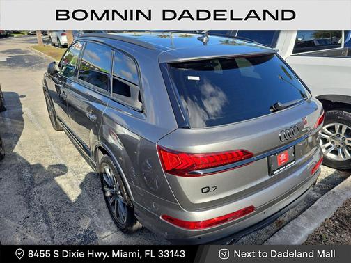 2022 Audi Q7 45 Premium Plus