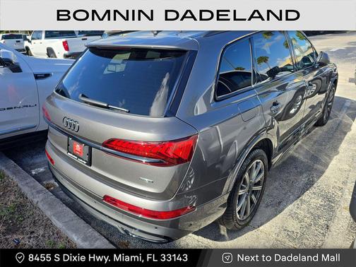 2022 Audi Q7 45 Premium Plus