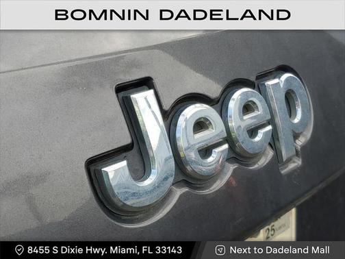 2020 Jeep Grand Cherokee Laredo