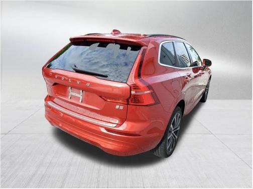 2022 Volvo XC60 B5 Momentum