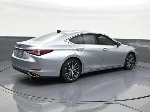 2023 Lexus ES 350 Base