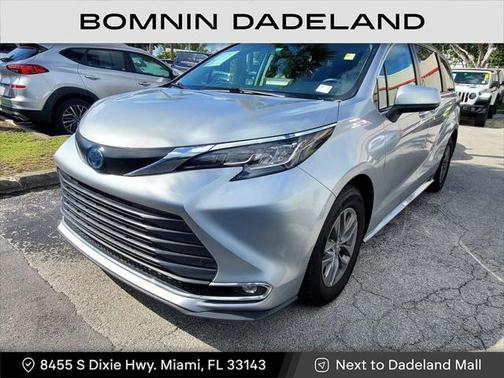 2022 Toyota Sienna XLE 8 Passenger