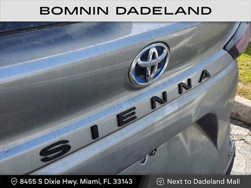 2022 Toyota Sienna XLE 8 Passenger