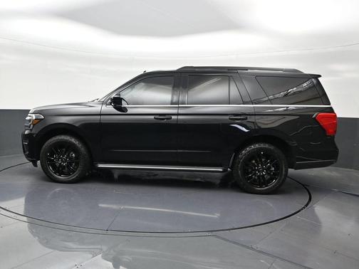 Black Metallic 2022 Ford Expedition XLT