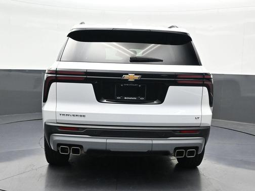 Summit White 2024 Chevrolet Traverse LT