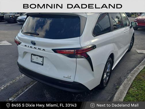 2021 Toyota Sienna LE