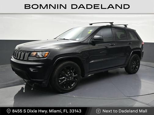 Diamond Black Crystal Pearlcoat 2021 Jeep Grand Cherokee Laredo
