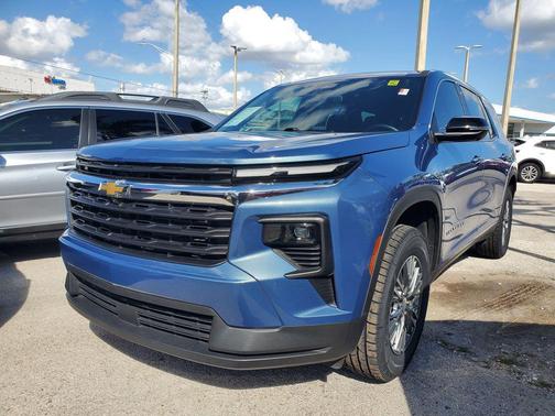 2024 Chevrolet Traverse LS