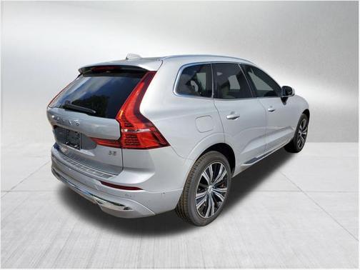 2022 Volvo XC60 B5 Inscription