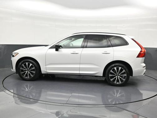 2024 Volvo XC60 B5 Plus Dark Theme