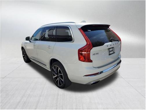 2021 Volvo XC90 Recharge Plug-In Hybrid T8 Inscription Expression 7 Passenger