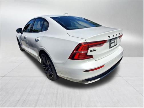 2023 Volvo S60 B5 Plus Black Edition