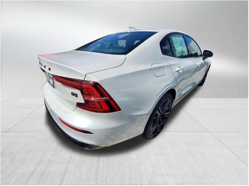 2023 Volvo S60 B5 Plus Black Edition