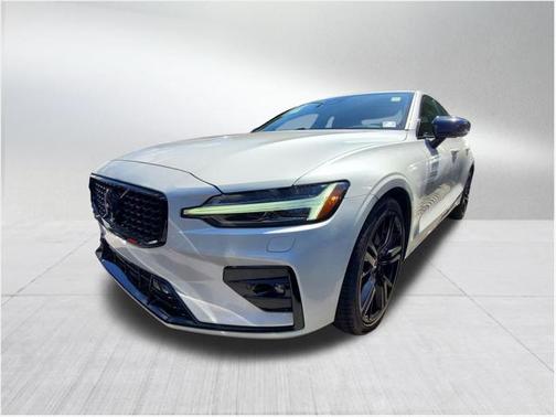 2023 Volvo S60 B5 Plus Black Edition