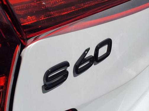 2023 Volvo S60 B5 Plus Black Edition