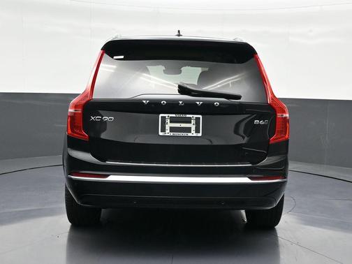 2025 Volvo XC90 B6 Ultra