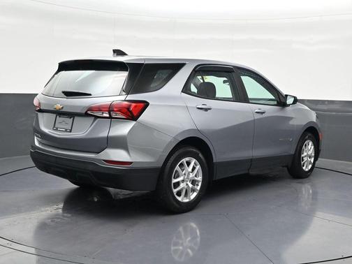 Sterling Gray Metallic 2024 Chevrolet Equinox LS