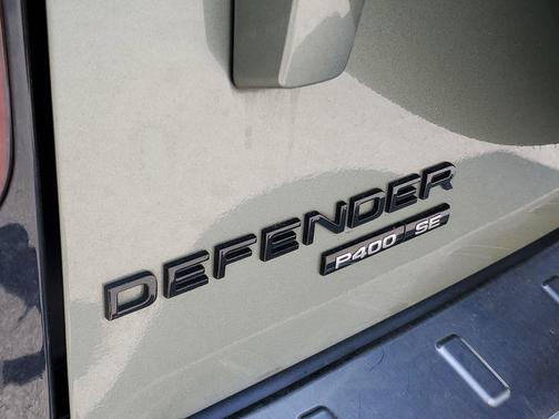 2020 Land Rover Defender SE