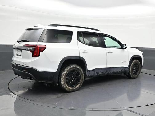 Summit White 2023 GMC Acadia AT4
