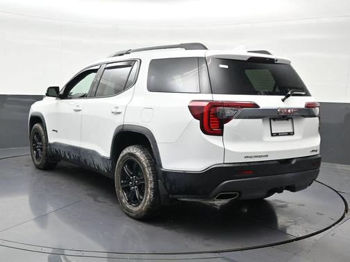 Summit White 2023 GMC Acadia AT4