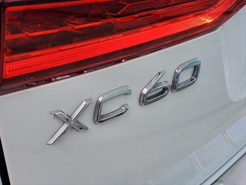 2022 Volvo XC60 B5 Inscription