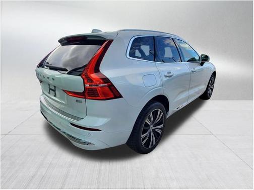 2022 Volvo XC60 B5 Inscription