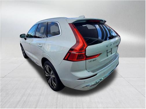 2022 Volvo XC60 B5 Inscription