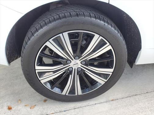 2022 Volvo XC60 B5 Inscription