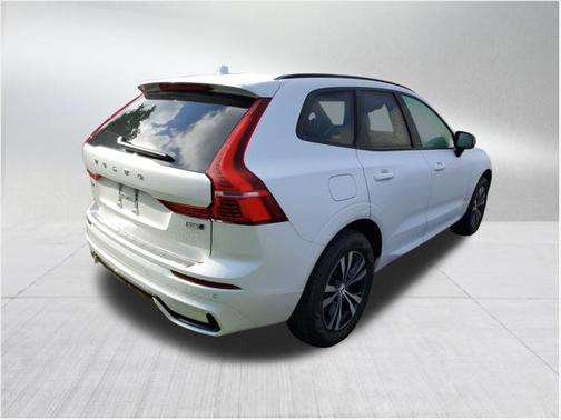 2025 Volvo XC60 B5 Core
