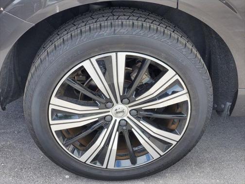 2022 Volvo XC60 B5 Inscription