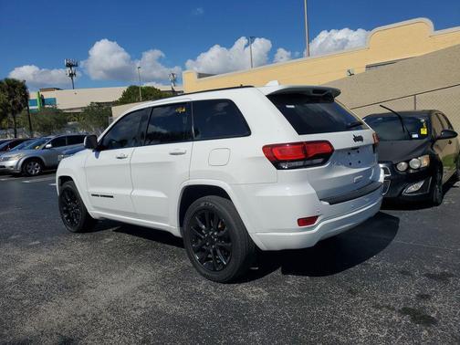 2020 Jeep Grand Cherokee Altitude