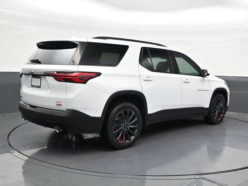 Summit White 2024 Chevrolet Traverse RS
