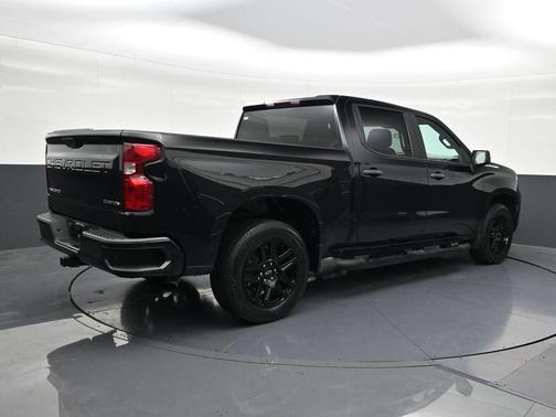 Black 2022 Chevrolet Silverado 1500 Custom