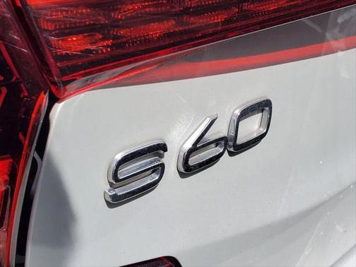 2019 Volvo S60 T5 Momentum