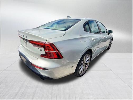 2019 Volvo S60 T5 Momentum