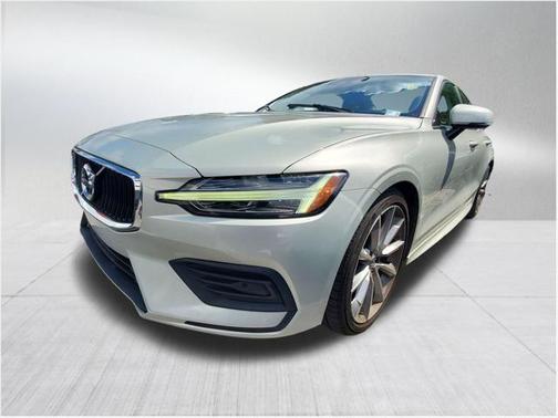 2019 Volvo S60 T5 Momentum