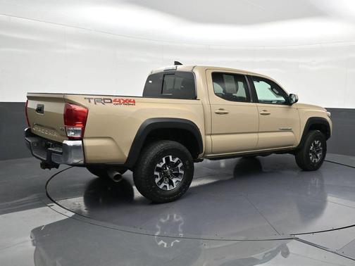 2017 Toyota Tacoma SR