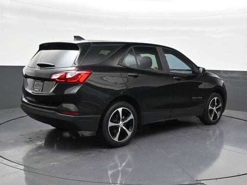 Mosaic Black Metallic 2021 Chevrolet Equinox LS