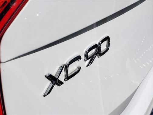 2023 Volvo XC90 B6 Plus 7-Seater