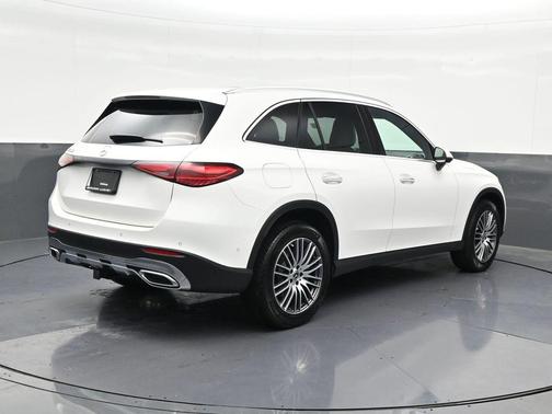 White 2025 Mercedes-Benz GLC 300 Base
