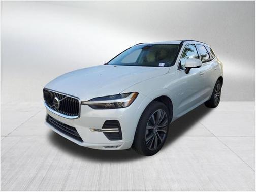 2022 Volvo XC60 B5 Momentum