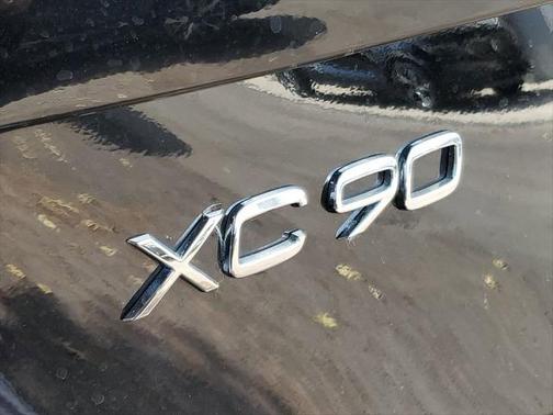 2021 Volvo XC90 T5 Momentum