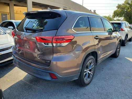 2018 Toyota Highlander LE Plus