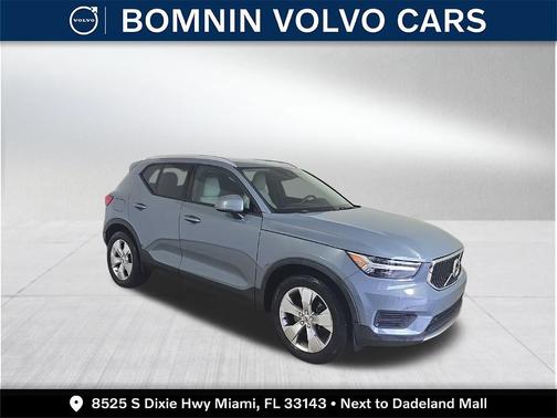 2020 Volvo XC40 T4 Momentum