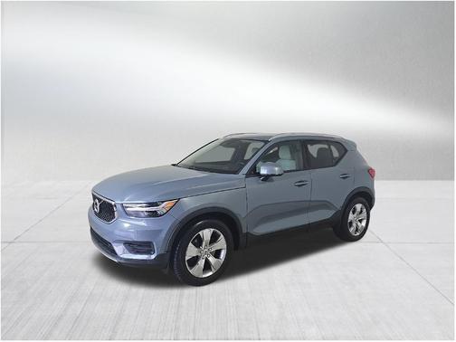 2020 Volvo XC40 T4 Momentum