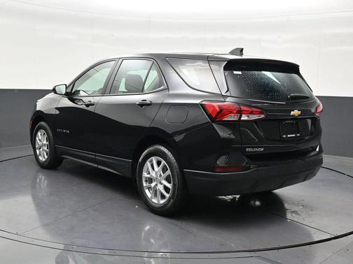 Mosaic Black Metallic 2024 Chevrolet Equinox LS